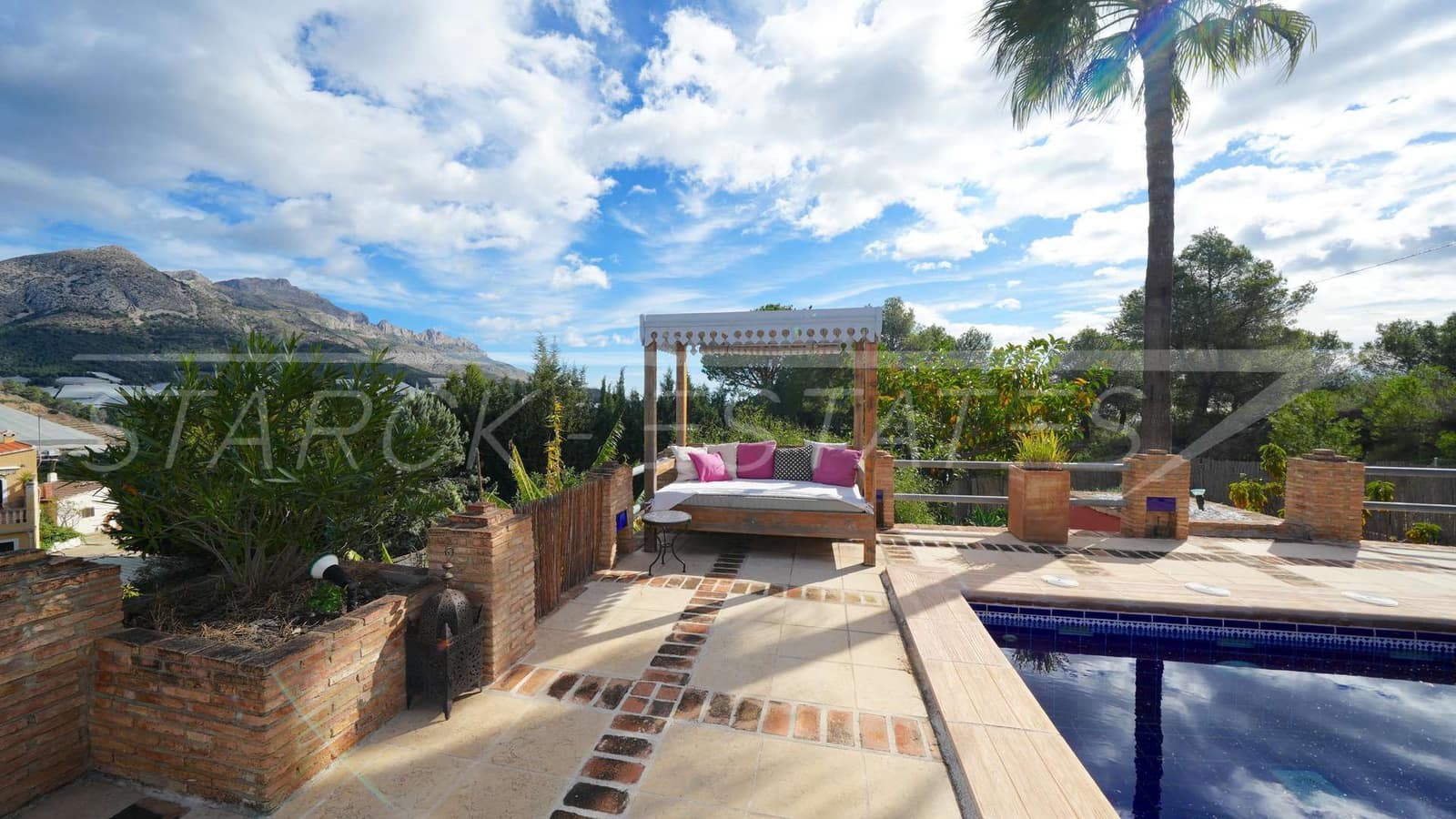 3 slaapkamer Finca/Landhuis te koop in Callosa d'En Sarria met zwembad - € 490.000 (Ref: 9598534)