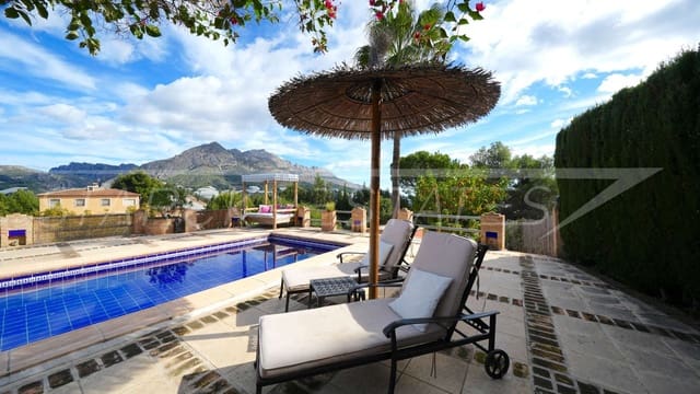 3 slaapkamer Finca/Landhuis te koop in Callosa d'En Sarrià met zwembad - € 490.000 (Ref: 9598534)