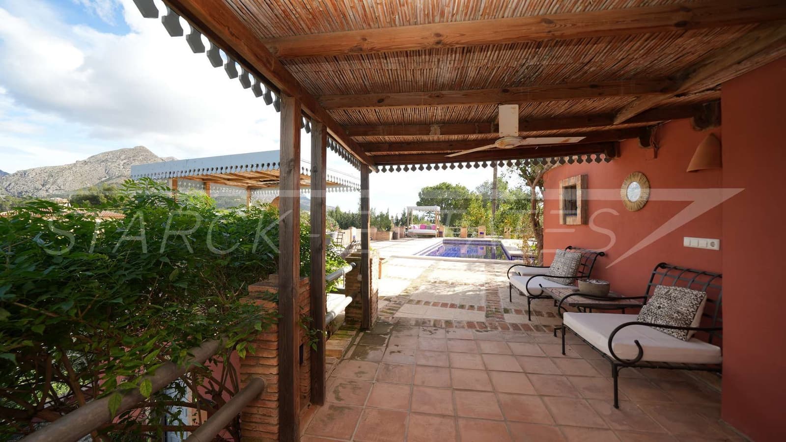 3 slaapkamer Finca/Landhuis te koop in Callosa d'En Sarria met zwembad - € 490.000 (Ref: 9598534)