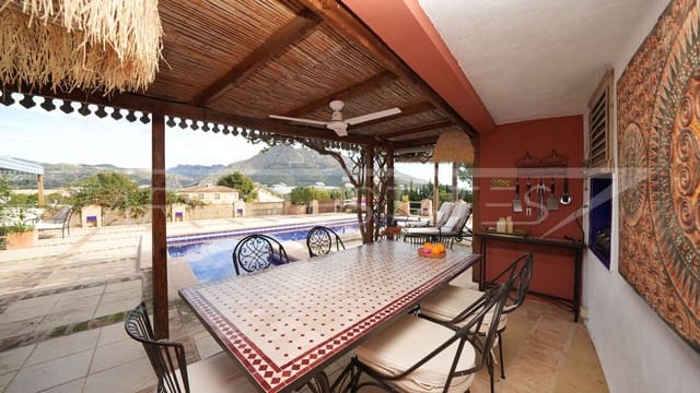 3 slaapkamer Finca/Landhuis te koop in Callosa d'En Sarrià met zwembad - € 490.000 (Ref: 9598534)