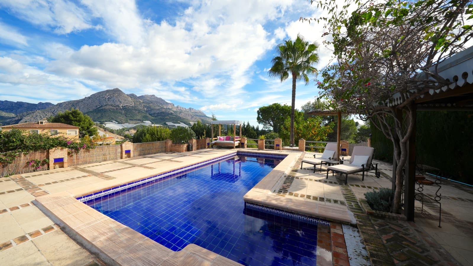 3 soverom Finca/Herregård til salgs i Callosa d'En Sarria med svømmebasseng garasje - € 395 000 (Ref: 9598534)