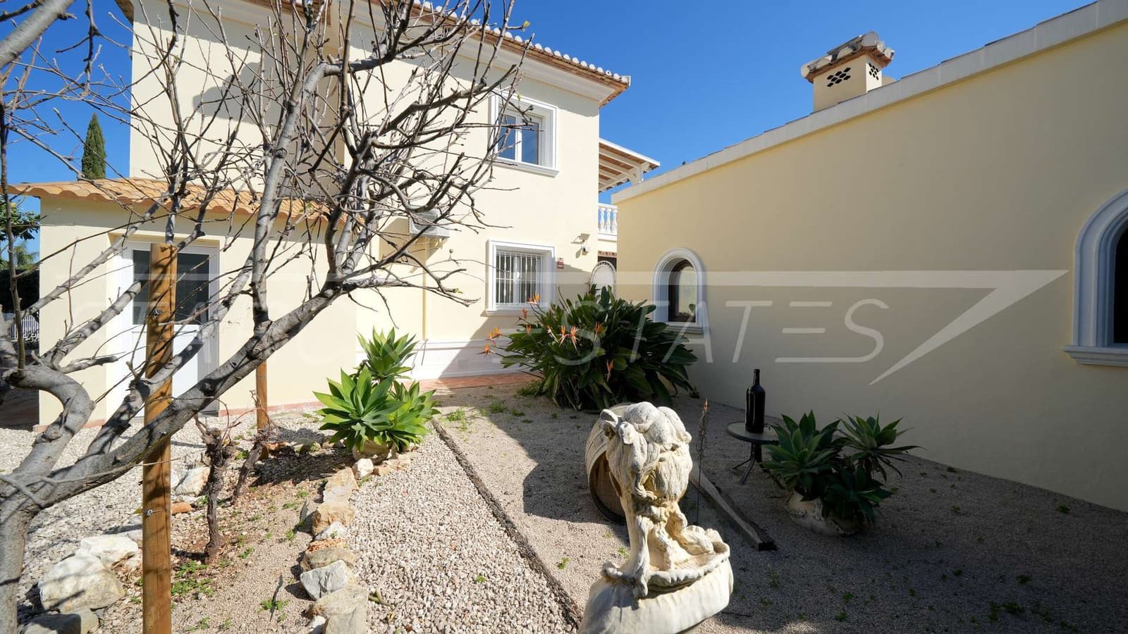 3 Zimmer Villa zu verkaufen in Beniarbeig mit Pool Garage - 689.000 € (Ref: 9638112)