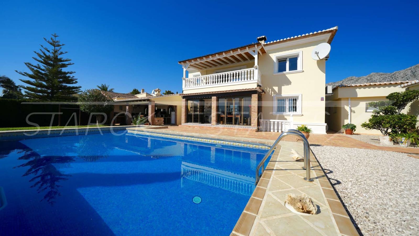 3 Zimmer Villa zu verkaufen in Beniarbeig mit Pool Garage - 689.000 € (Ref: 9638112)