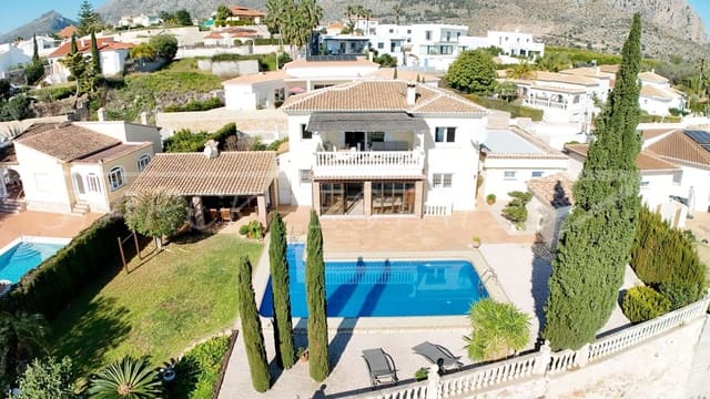 3 Zimmer Villa zu verkaufen in Beniarbeig mit Pool Garage - 689.000 € (Ref: 9638112)