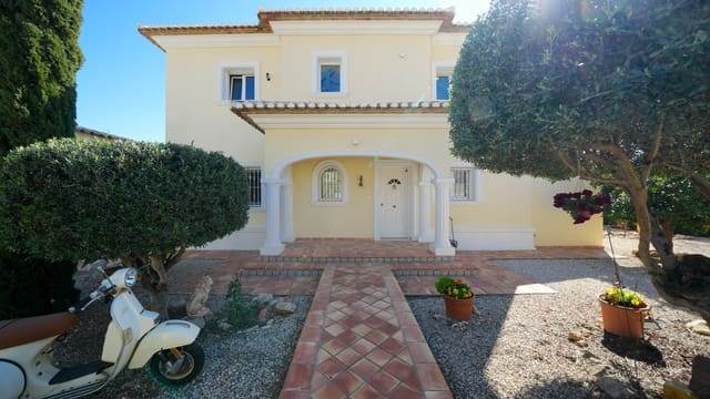 3 Zimmer Villa zu verkaufen in Beniarbeig mit Pool Garage - 689.000 € (Ref: 9638112)