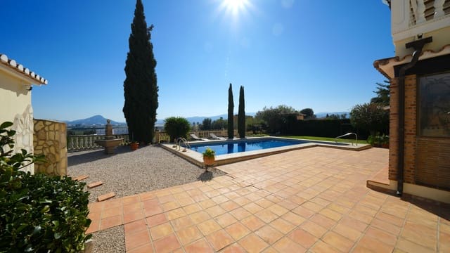 3 Zimmer Villa zu verkaufen in Beniarbeig mit Pool Garage - 689.000 € (Ref: 9638112)