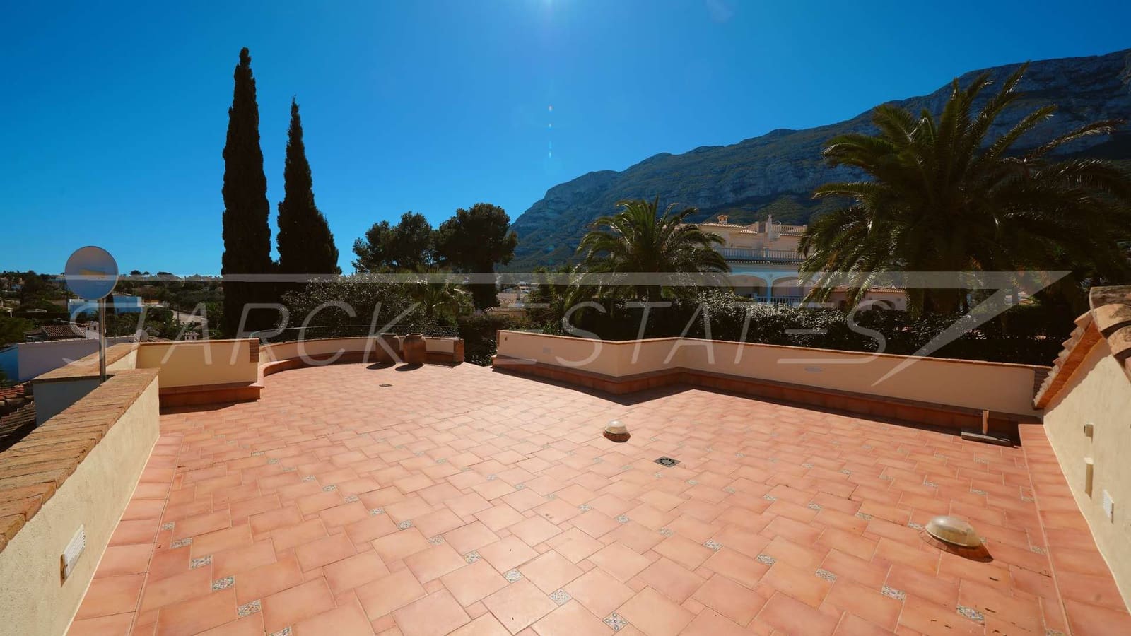 3 Zimmer Villa zu verkaufen in Denia mit Pool - 875.000 € (Ref: 9703348)