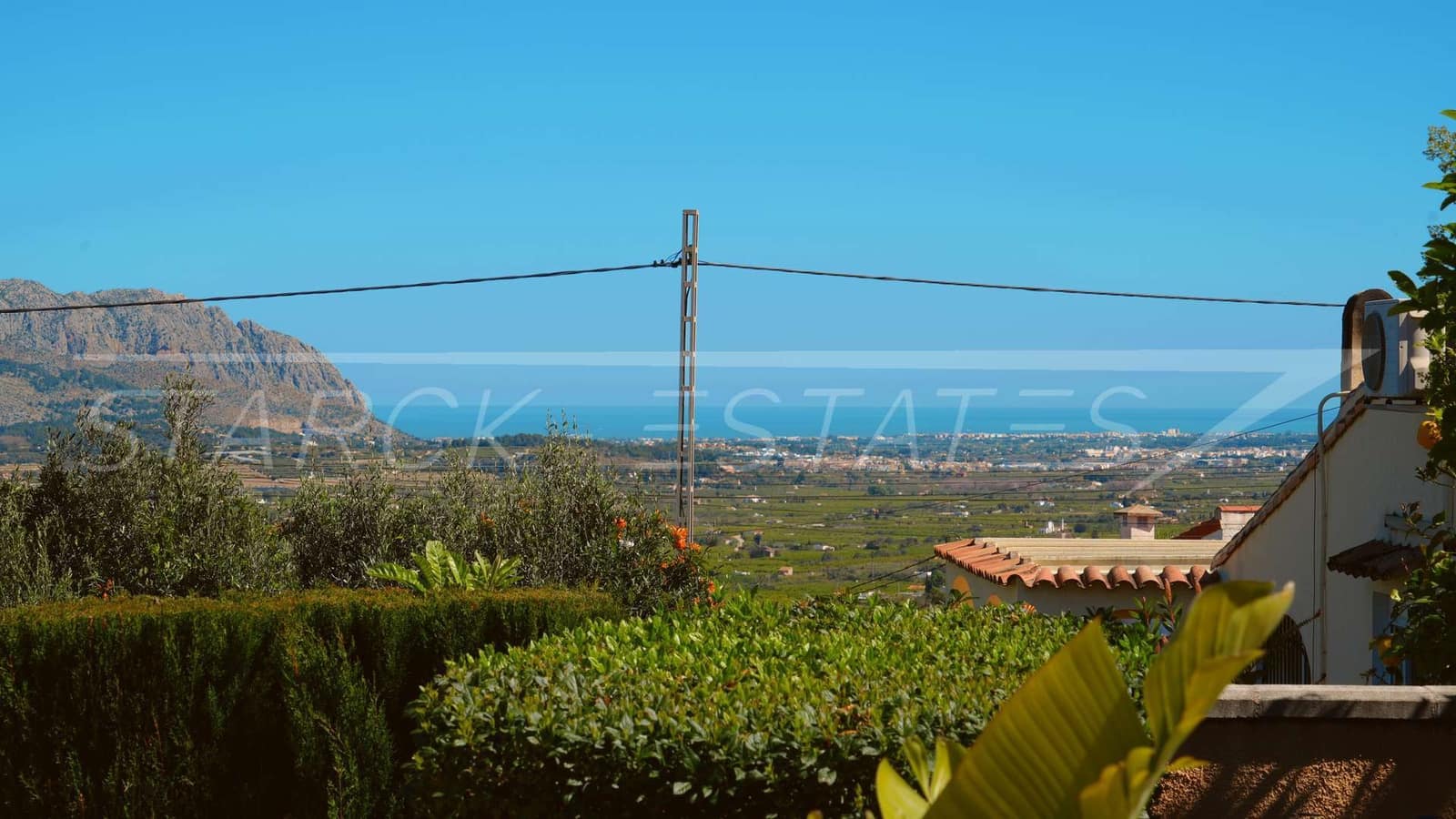 Chalet de 3 habitaciones en Orba en venta con piscina garaje - 690.000 € (Ref: 9758360)