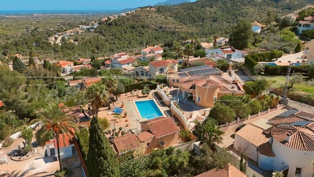 3 slaapkamer Villa te koop in Orba met zwembad garage - € 690.000 (Ref: 9758360)