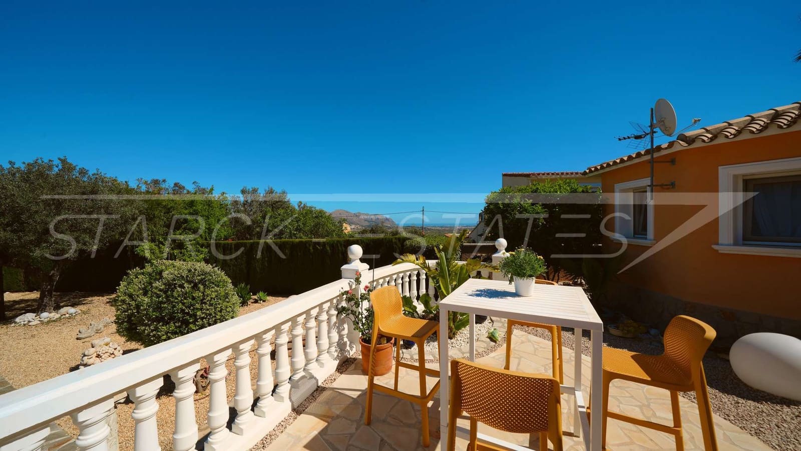 Chalet de 3 habitaciones en Orba en venta con piscina garaje - 690.000 € (Ref: 9758360)