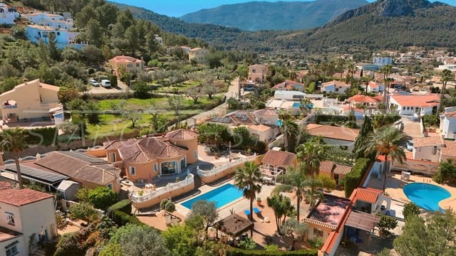 3 slaapkamer Villa te koop in Orba met zwembad garage - € 690.000 (Ref: 9758360)