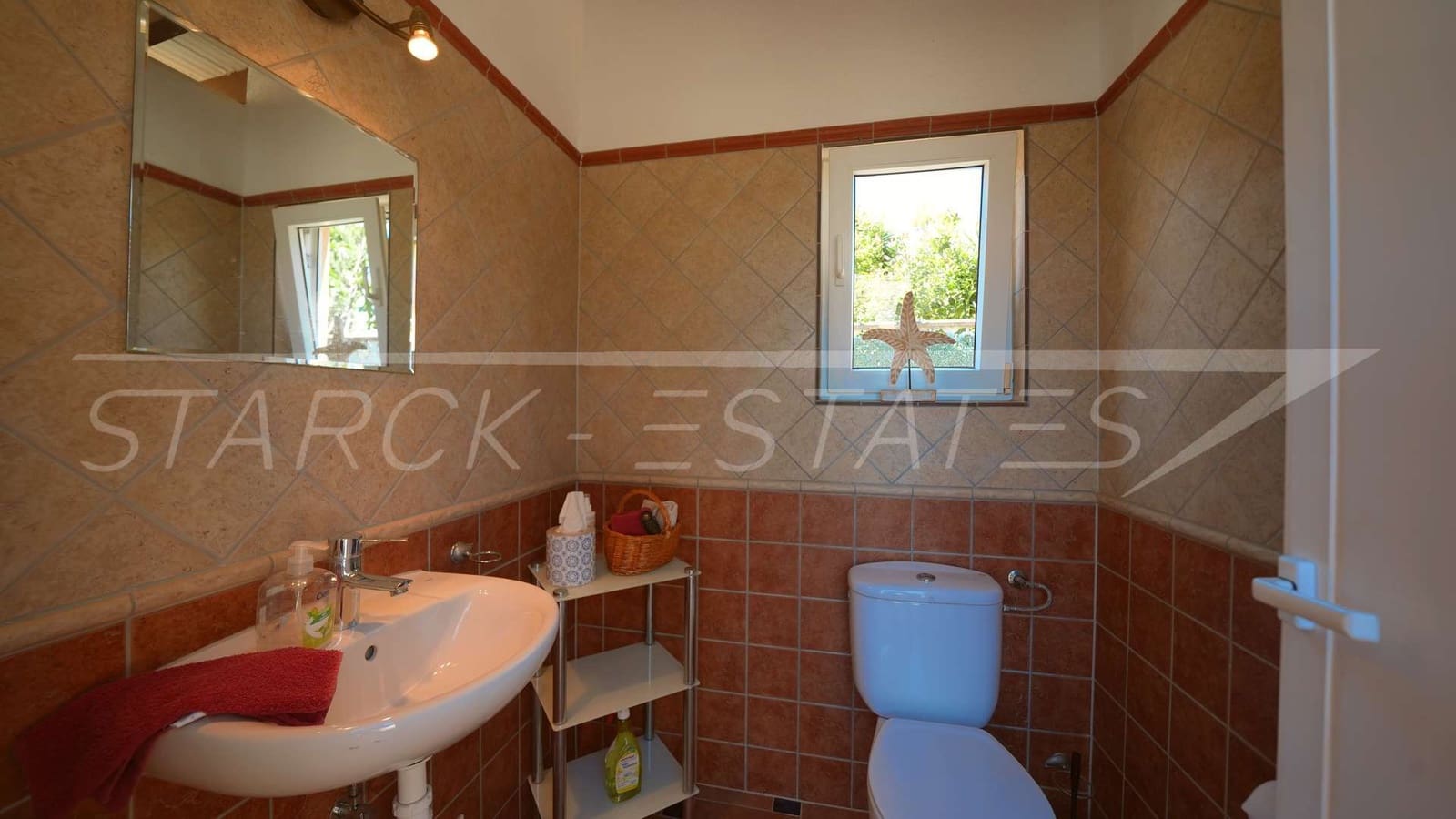 Chalet de 3 habitaciones en Orba en venta con piscina garaje - 690.000 € (Ref: 9758360)