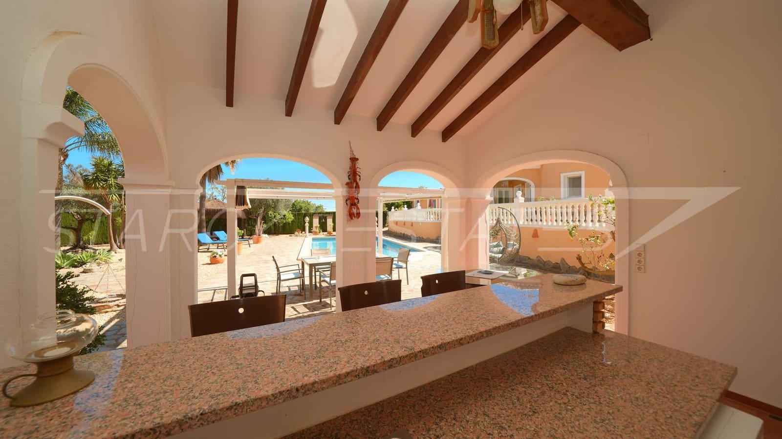 Chalet de 3 habitaciones en Orba en venta con piscina garaje - 690.000 € (Ref: 9758360)