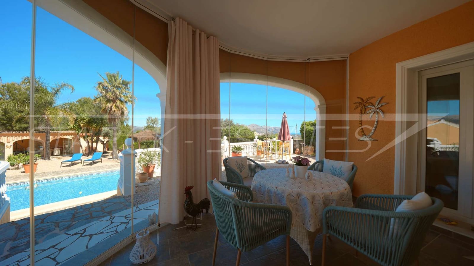 Chalet de 3 habitaciones en Orba en venta con piscina garaje - 690.000 € (Ref: 9758360)