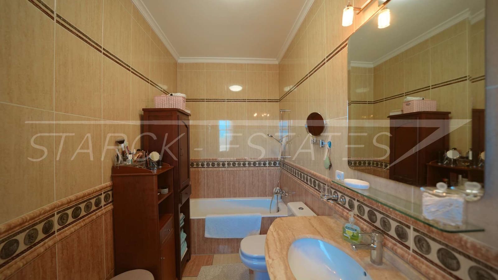 Chalet de 3 habitaciones en Orba en venta con piscina garaje - 690.000 € (Ref: 9758360)