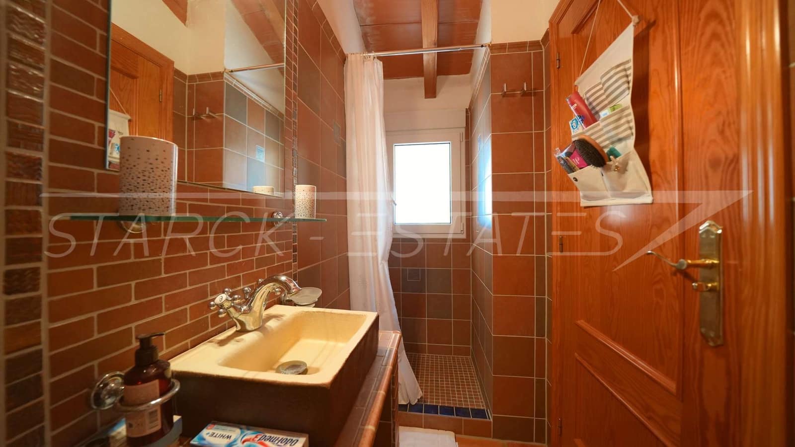 Chalet de 3 habitaciones en Orba en venta con piscina garaje - 690.000 € (Ref: 9758360)