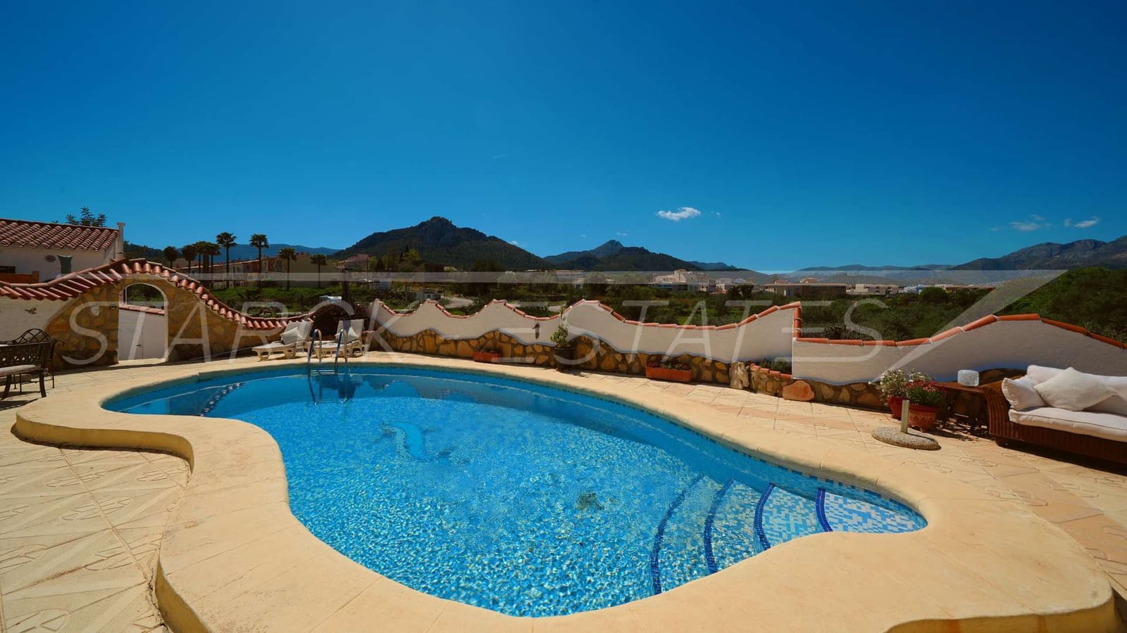 4 soverom Villa til salgs i Orba med svømmebasseng - € 515 000 (Ref: 9784923)