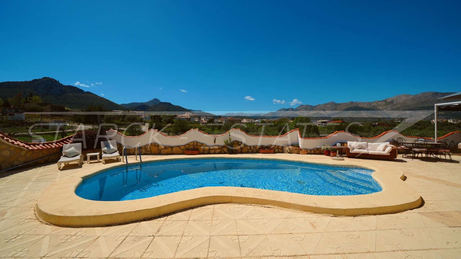 4 soverom Villa til salgs i Orba med svømmebasseng - € 515 000 (Ref: 9784923)