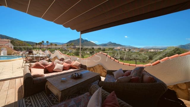 4 soverom Villa til salgs i Orba med svømmebasseng - € 515 000 (Ref: 9784923)