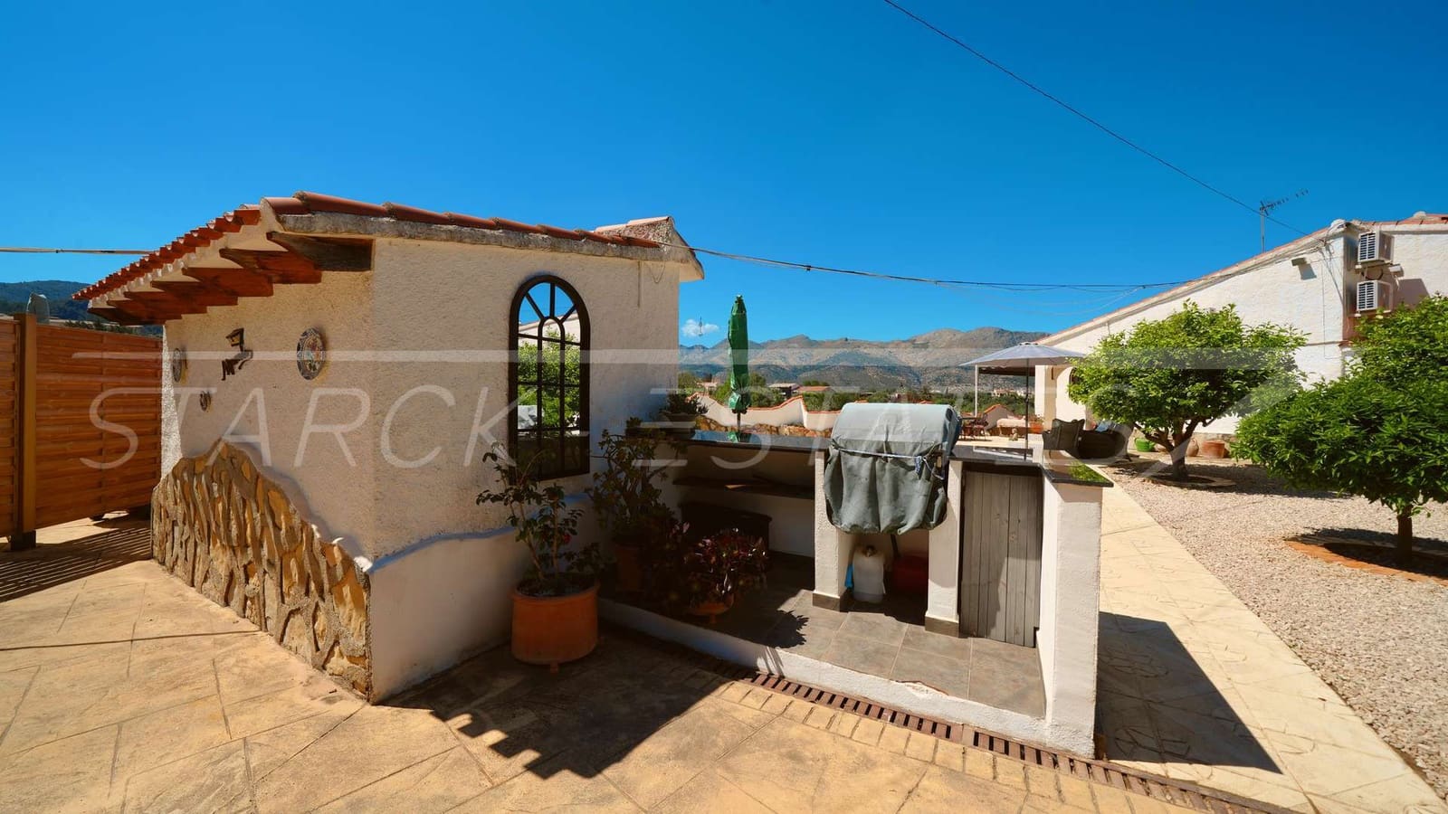 4 soverom Villa til salgs i Orba med svømmebasseng - € 515 000 (Ref: 9784923)