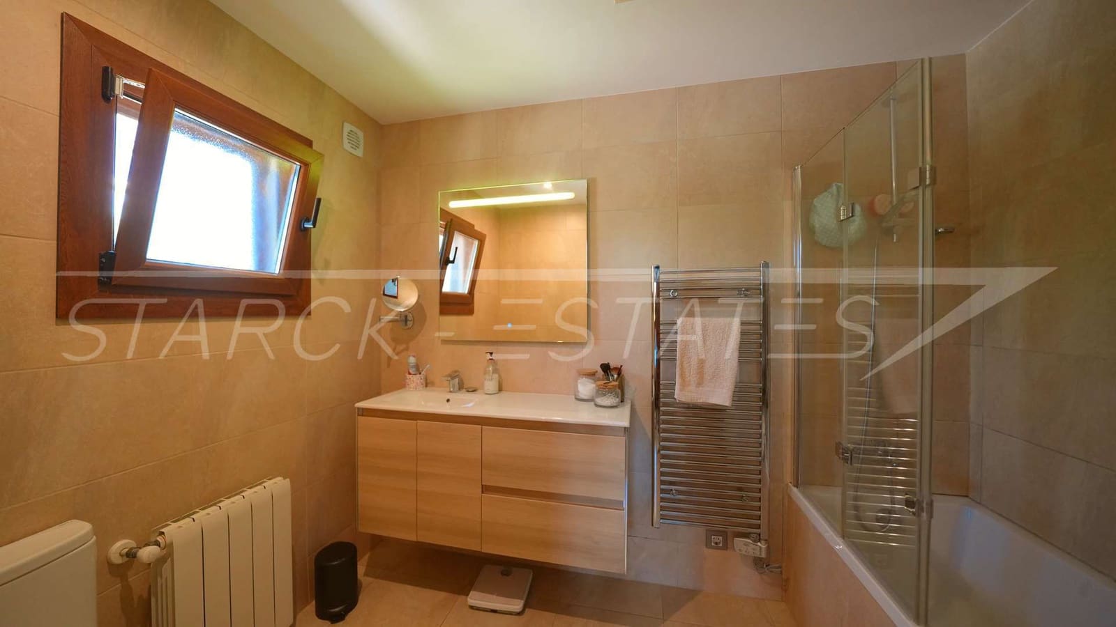 4 soverom Villa til salgs i Orba med svømmebasseng - € 515 000 (Ref: 9784923)