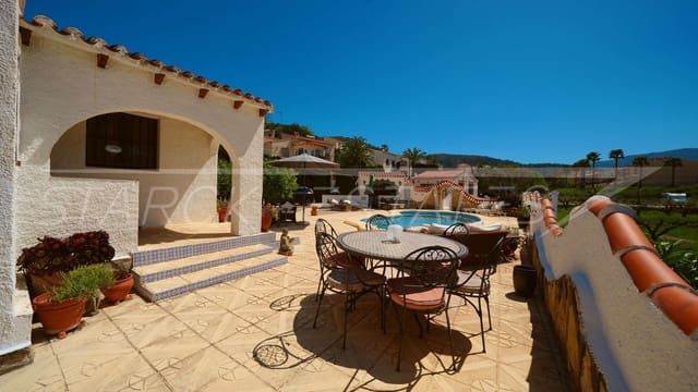 4 soverom Villa til salgs i Orba med svømmebasseng - € 515 000 (Ref: 9784923)