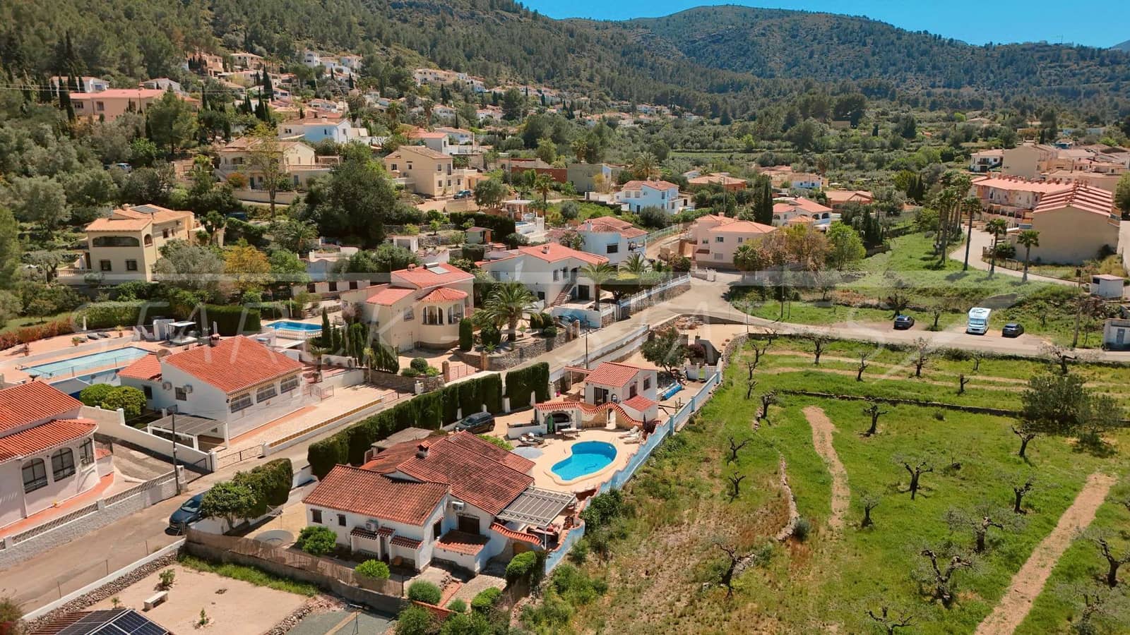 4 soverom Villa til salgs i Orba med svømmebasseng - € 515 000 (Ref: 9784923)