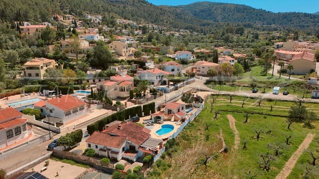 4 soverom Villa til salgs i Orba med svømmebasseng - € 515 000 (Ref: 9784923)