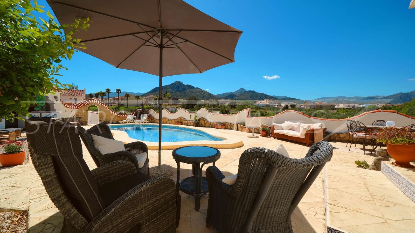 4 soverom Villa til salgs i Orba med svømmebasseng - € 515 000 (Ref: 9784923)