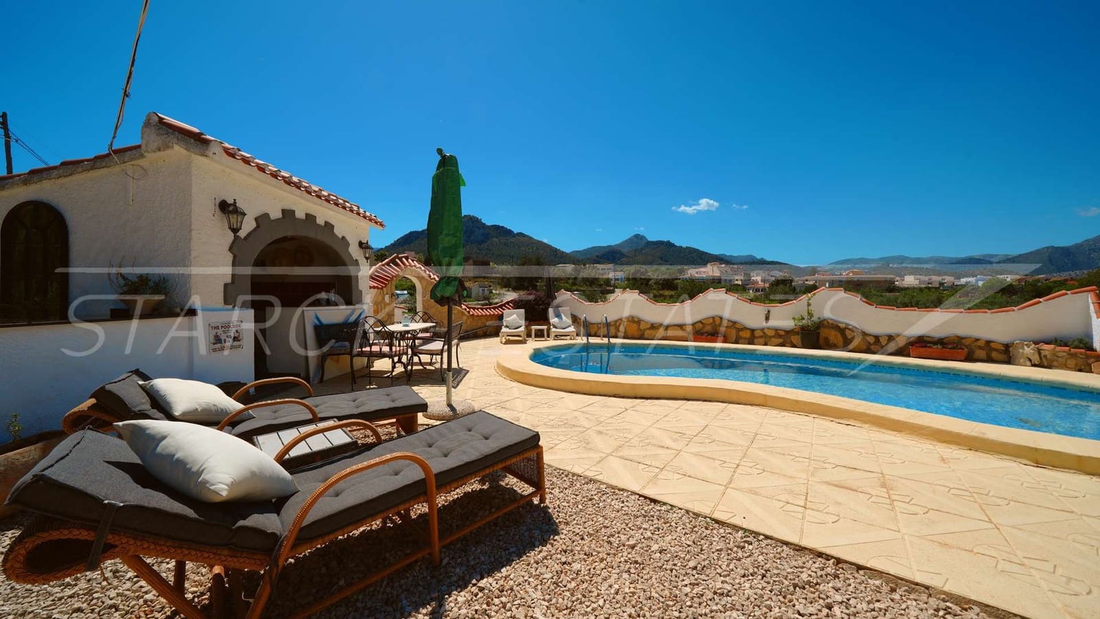 4 soverom Villa til salgs i Orba med svømmebasseng - € 515 000 (Ref: 9784923)