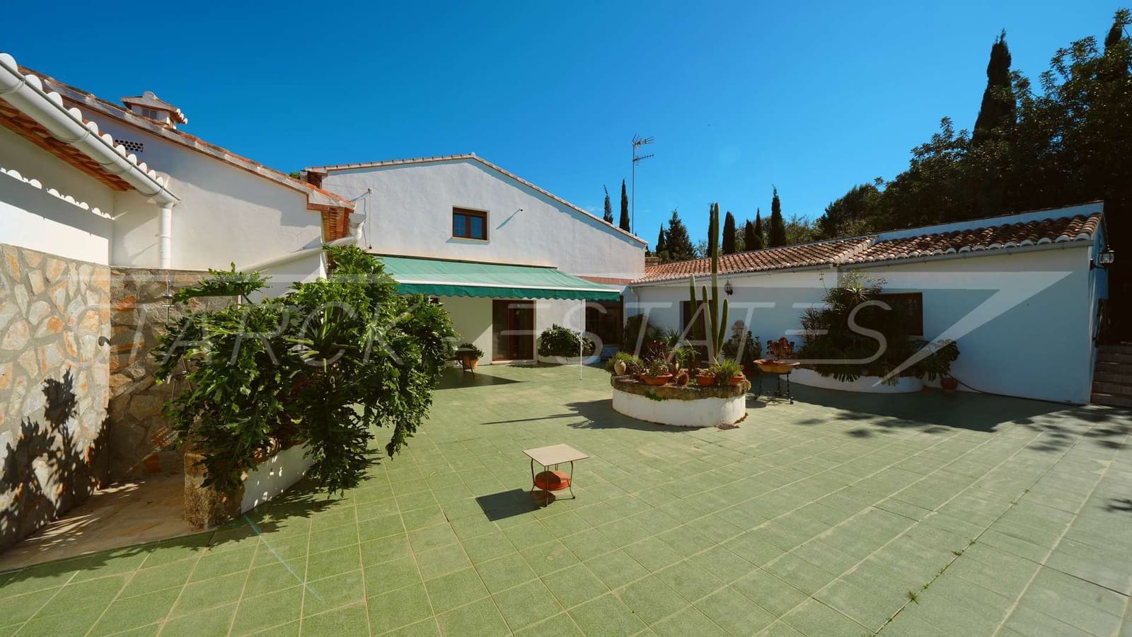 4 soverom Finca/Herregård til salgs i Pedreguer med svømmebasseng garasje - € 1 150 000 (Ref: 9793906)