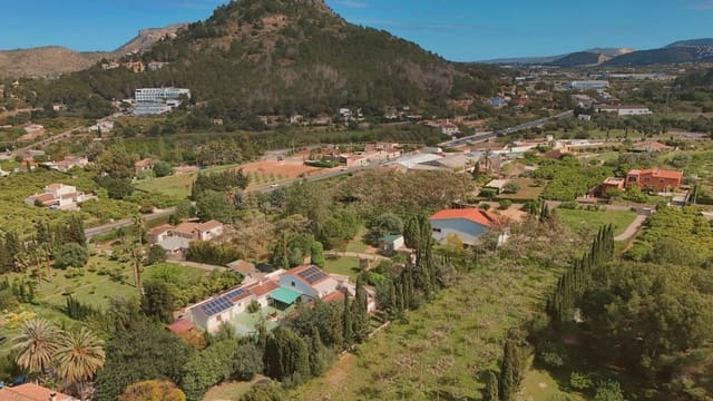 4 soveværelse Finca/Landehus til salg i Pedreguer med swimmingpool garage - € 1.150.000 (Ref: 9793906)