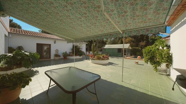 4 soveværelse Finca/Landehus til salg i Pedreguer med swimmingpool garage - € 1.150.000 (Ref: 9793906)