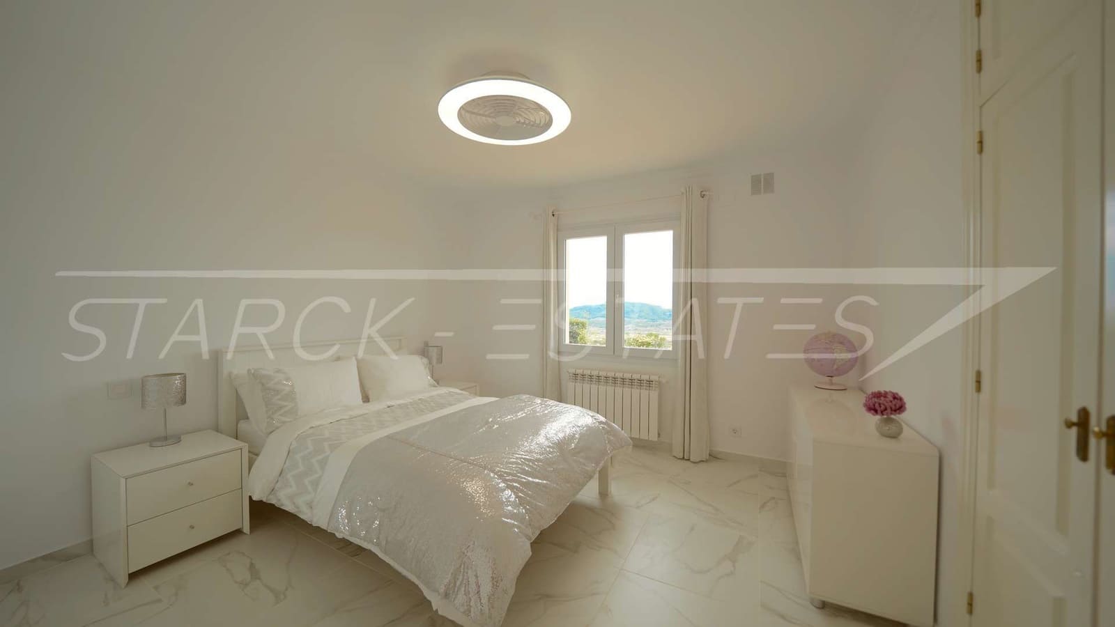 4 soveværelse Villa til salg i Javea / Xabia med swimmingpool - € 1.395.000 (Ref: 9841598)