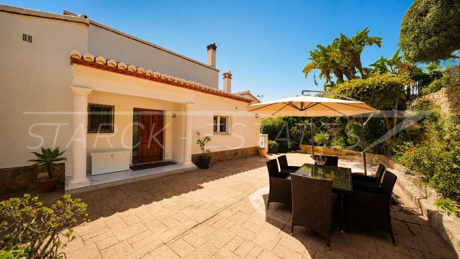 4 soveværelse Villa til salg i Javea / Xabia med swimmingpool - € 1.395.000 (Ref: 9841598)