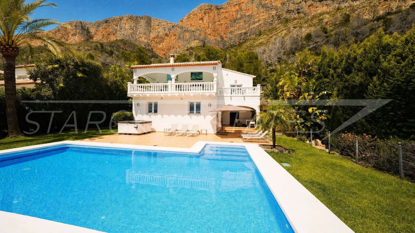 4 soveværelse Villa til salg i Javea / Xabia med swimmingpool - € 1.395.000 (Ref: 9841598)