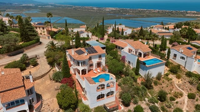 3 Zimmer Villa zu verkaufen in Monte Pego, Pego mit Pool - 499.000 € (Ref: 9863451)