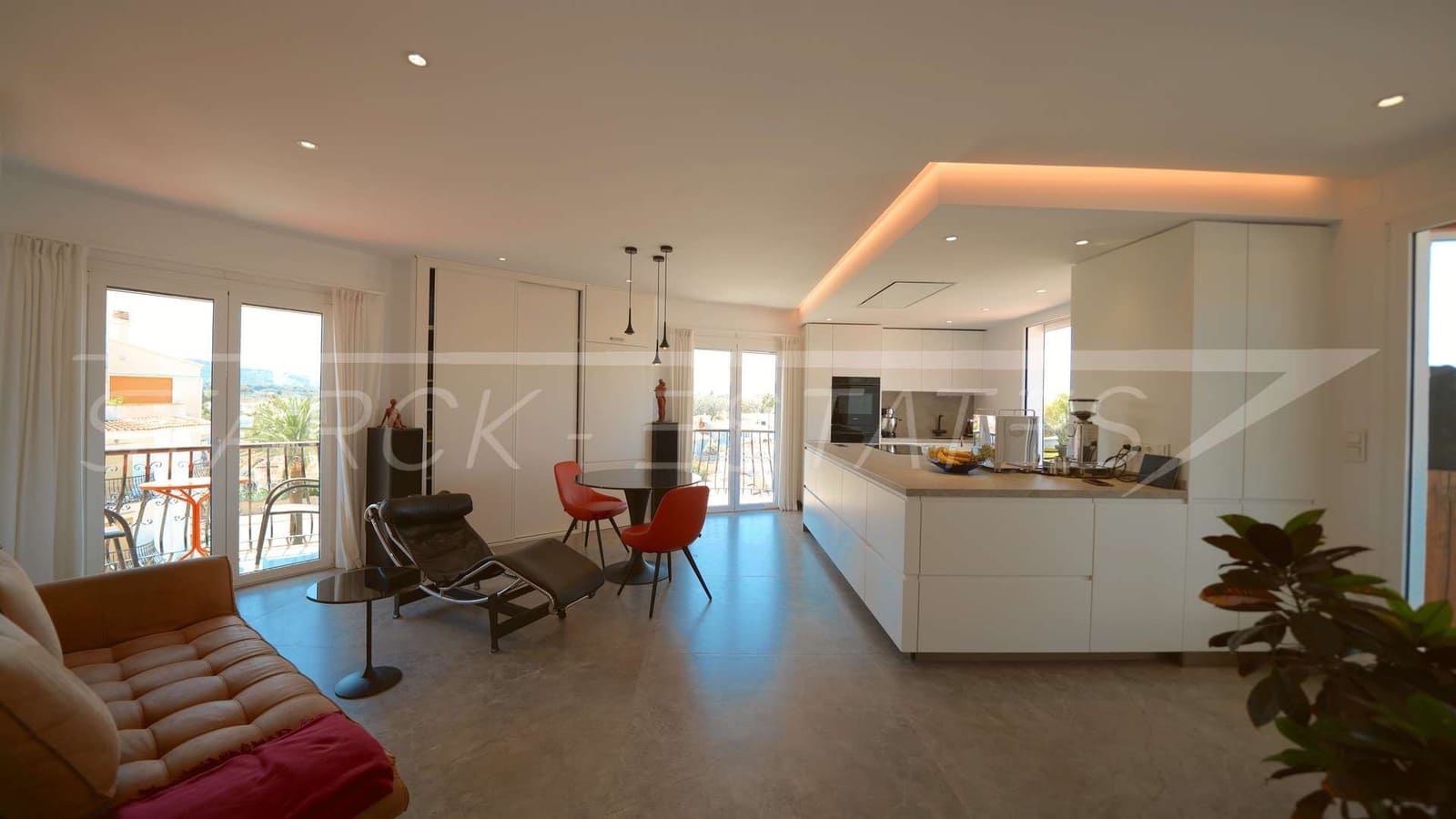 3 slaapkamer Penthouse te koop in Denia met zwembad - € 695.000 (Ref: 9867369)