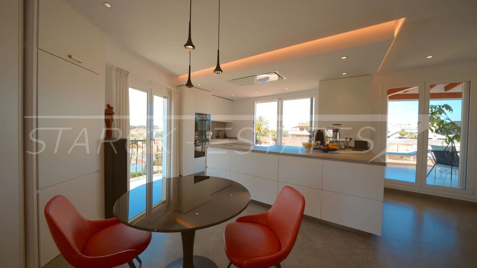 3 slaapkamer Penthouse te koop in Denia met zwembad - € 695.000 (Ref: 9867369)