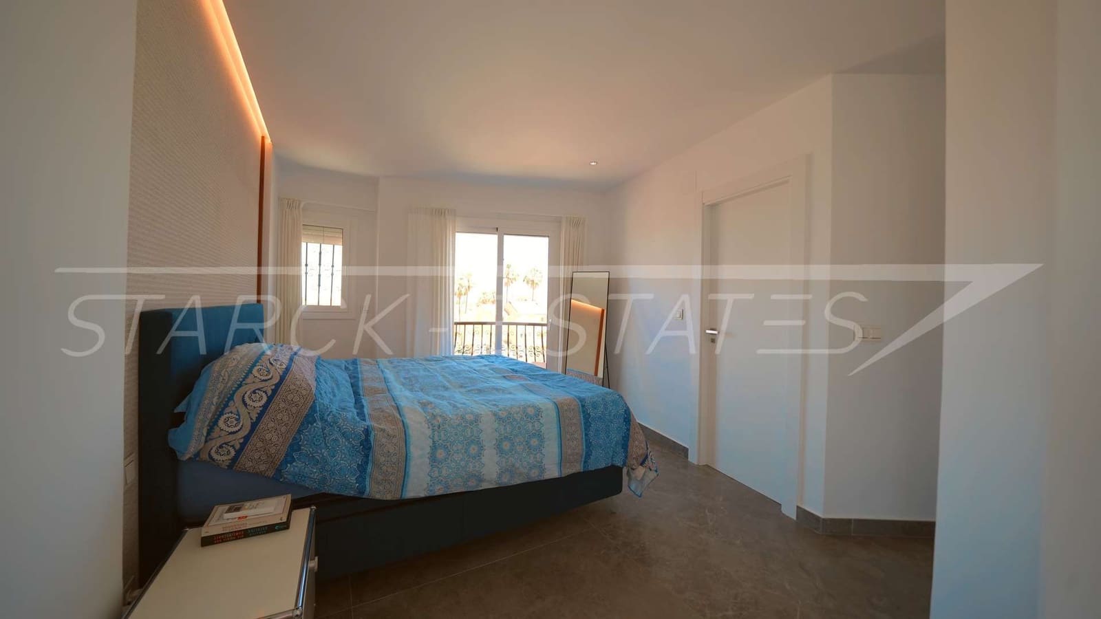 3 slaapkamer Penthouse te koop in Denia met zwembad - € 695.000 (Ref: 9867369)