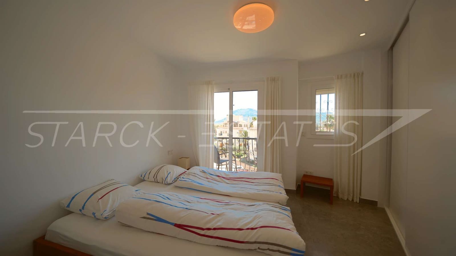 3 slaapkamer Penthouse te koop in Denia met zwembad - € 695.000 (Ref: 9867369)