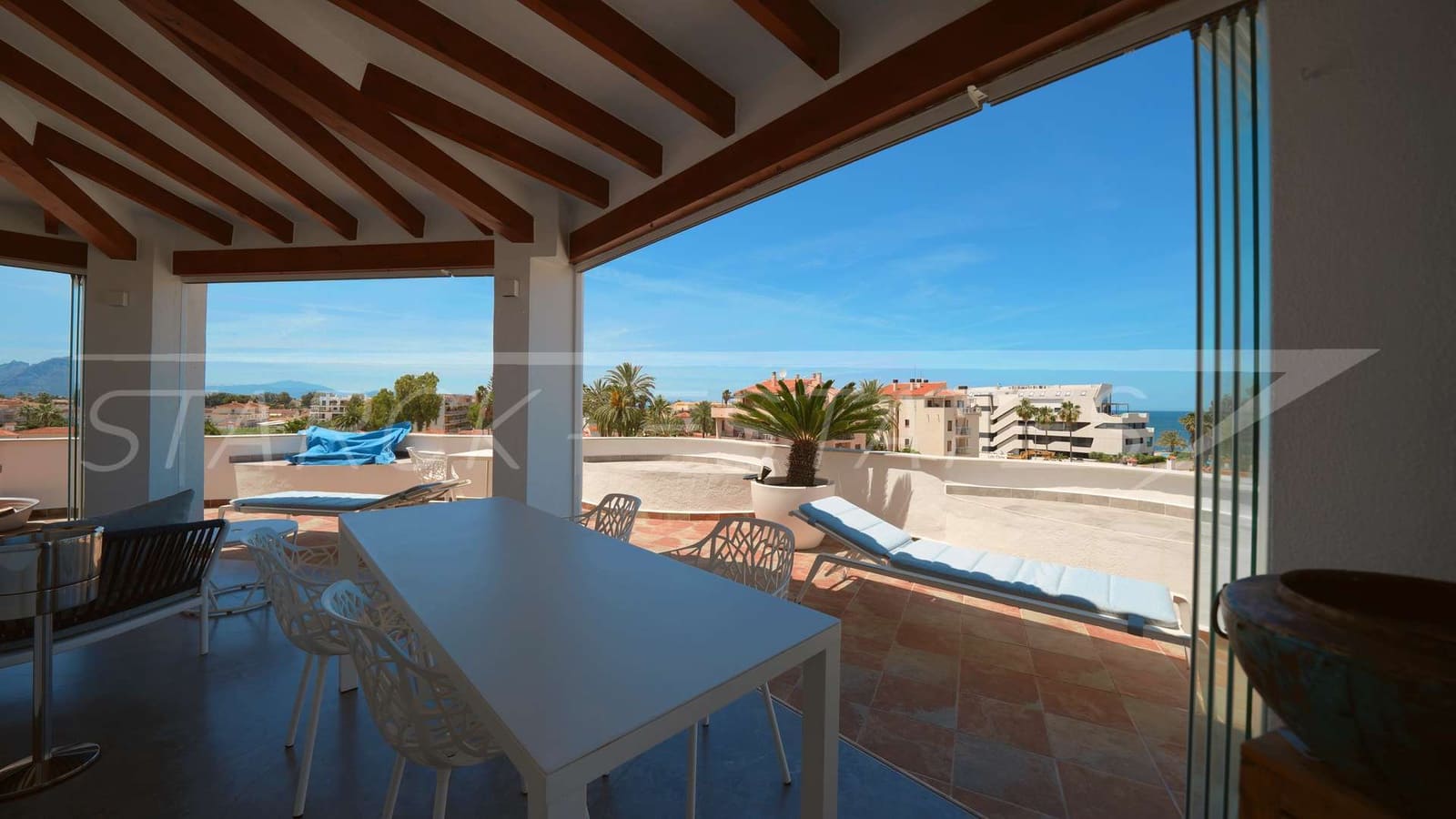 3 slaapkamer Penthouse te koop in Denia met zwembad - € 695.000 (Ref: 9867369)