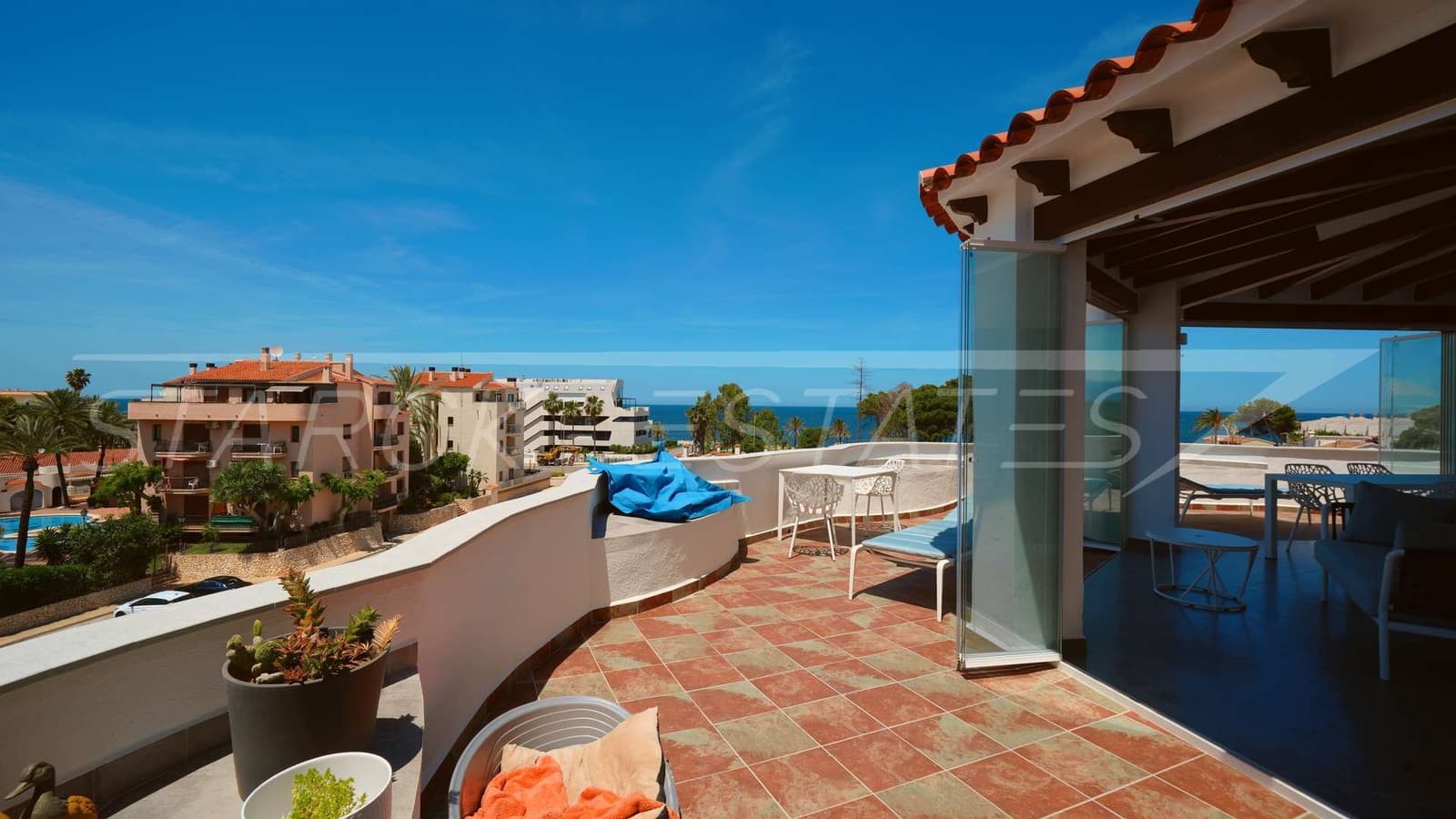 3 slaapkamer Penthouse te koop in Denia met zwembad - € 695.000 (Ref: 9867369)