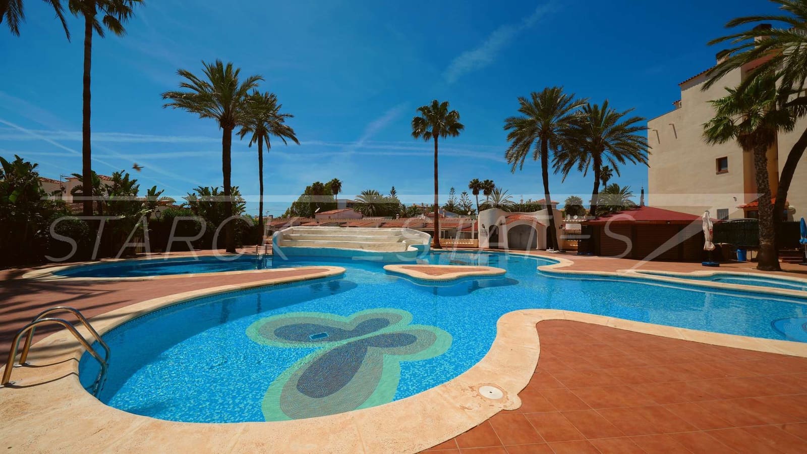 3 slaapkamer Penthouse te koop in Denia met zwembad - € 695.000 (Ref: 9867369)