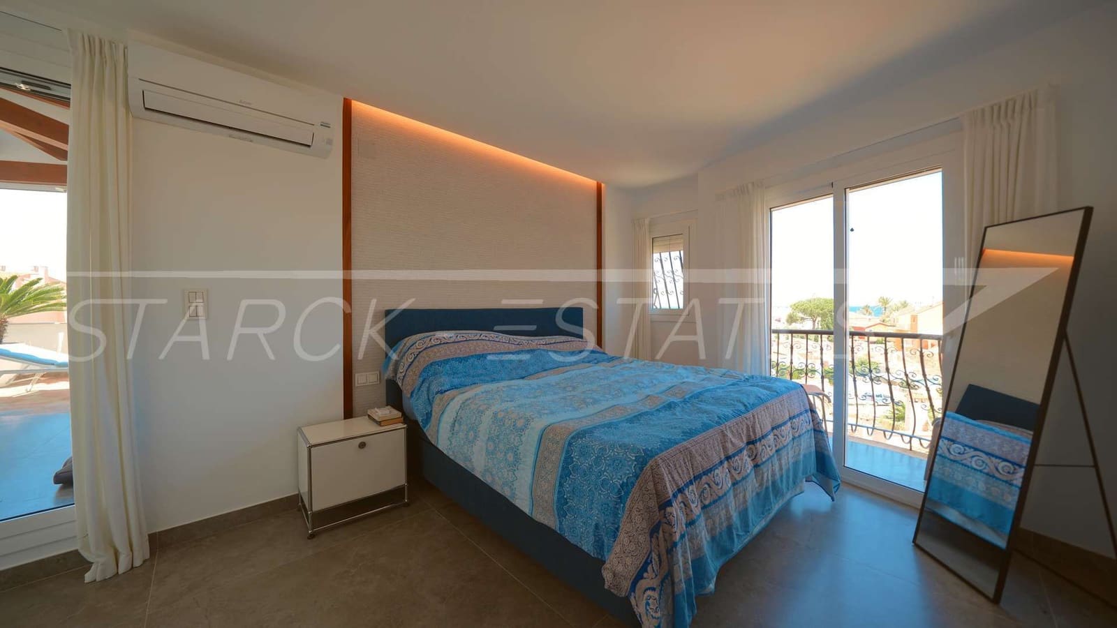 3 slaapkamer Penthouse te koop in Denia met zwembad - € 695.000 (Ref: 9867369)