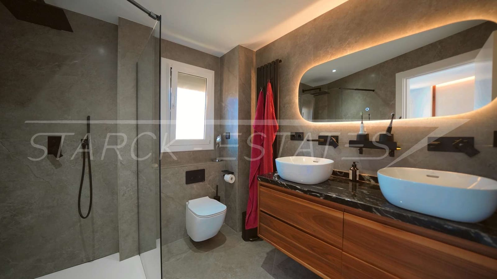 3 slaapkamer Penthouse te koop in Denia met zwembad - € 695.000 (Ref: 9867369)