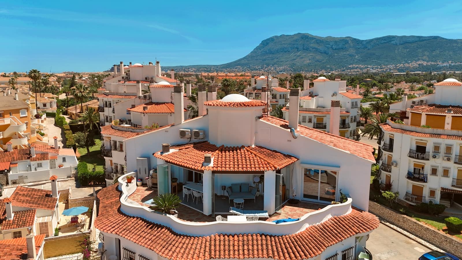 Apartamento de 3 habitaciones en Dénia en venta con piscina garaje - 695.000 € (Ref: 9867369)