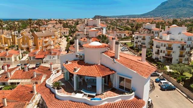 3 Zimmer Apartment zu verkaufen in Les Bassetes - El Marjal, Dénia mit Pool - 695.000 € (Ref: 9867369)