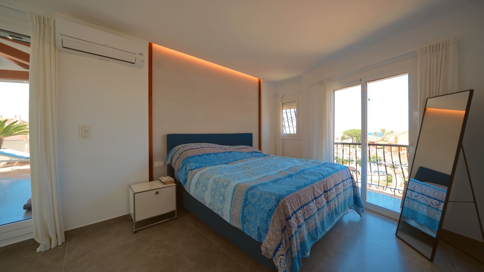 Apartamento de 3 habitaciones en Dénia en venta con piscina garaje - 695.000 € (Ref: 9867369)