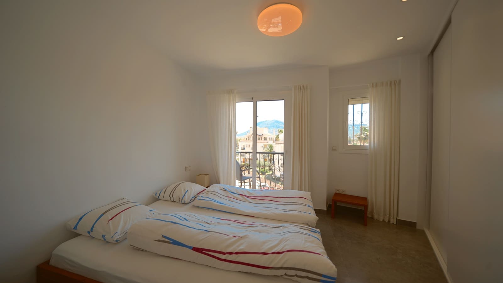 Apartamento de 3 habitaciones en Dénia en venta con piscina garaje - 695.000 € (Ref: 9867369)